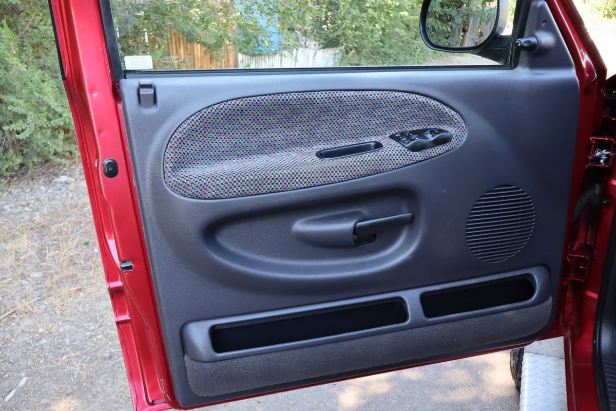 Used 1998 Dodge Ram 2500 Truck Laramie SLT image 24