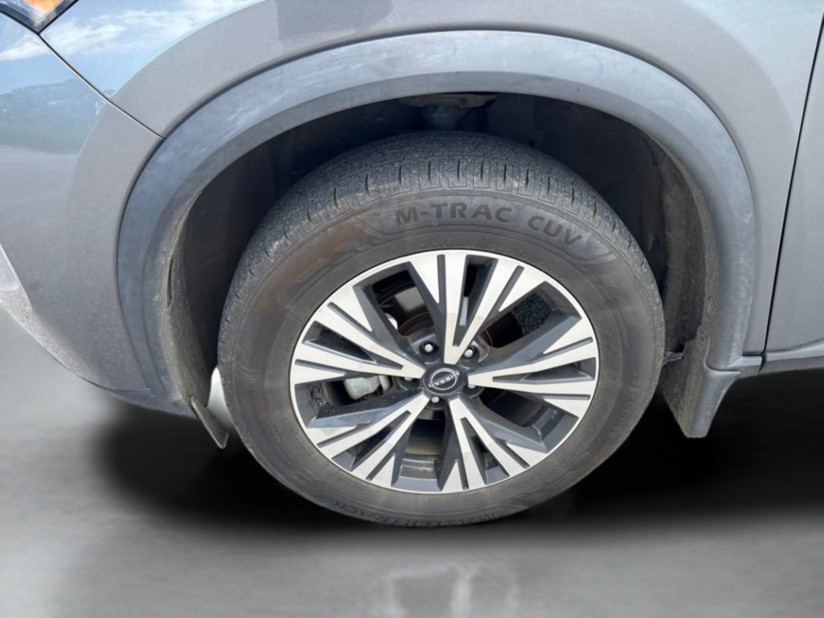 Used 2023 Nissan Rogue SV w/ SV Premium B Package FWD image 32