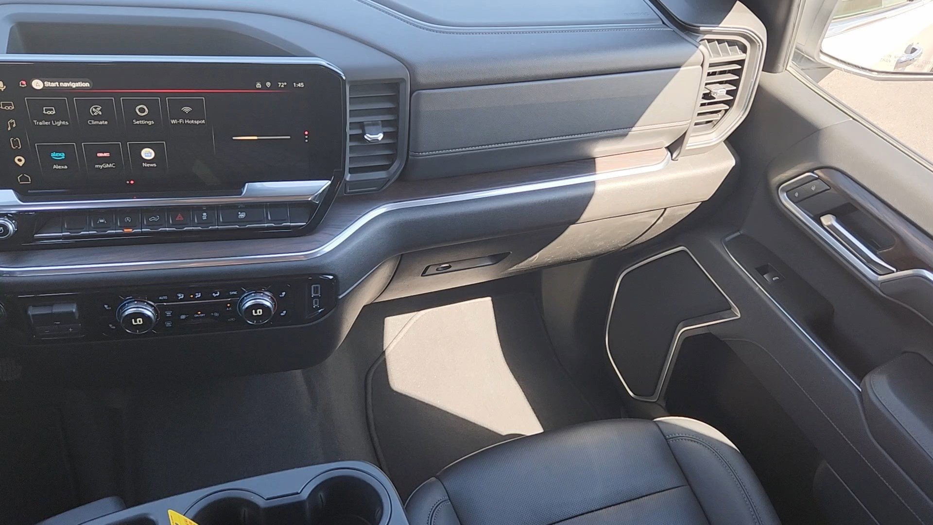 Used 2025 GMC Sierra 1500 SLT image 6