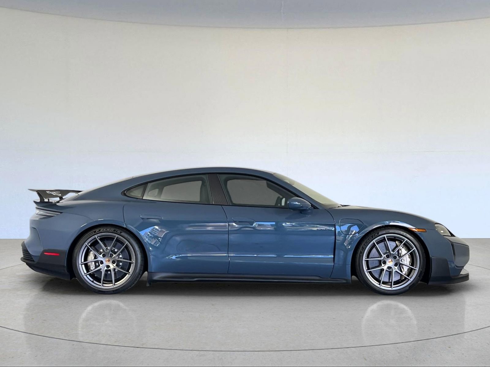 Certified 2025 Porsche Taycan Turbo GT image 9