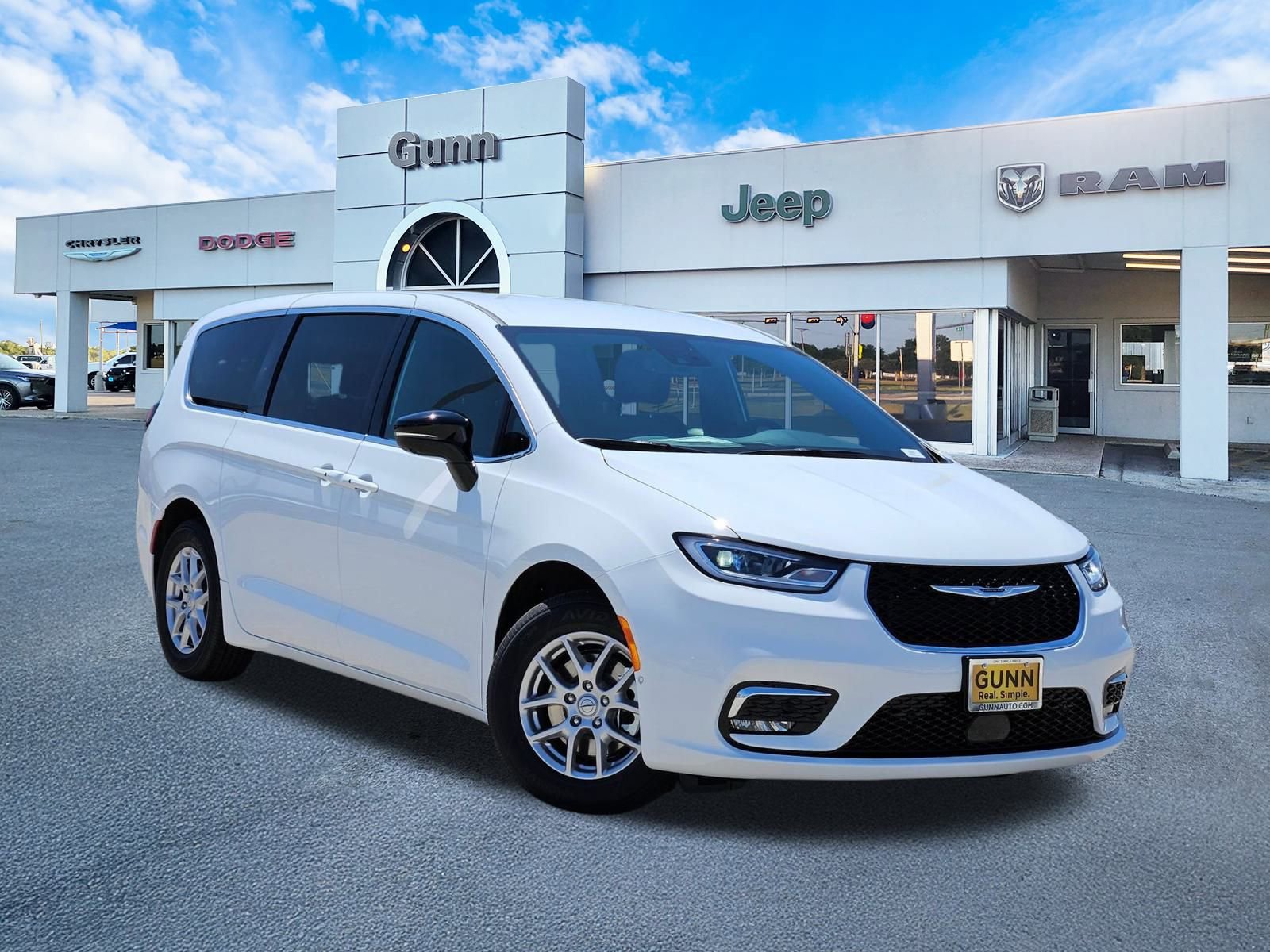 New 2026 Chrysler Pacifica Select