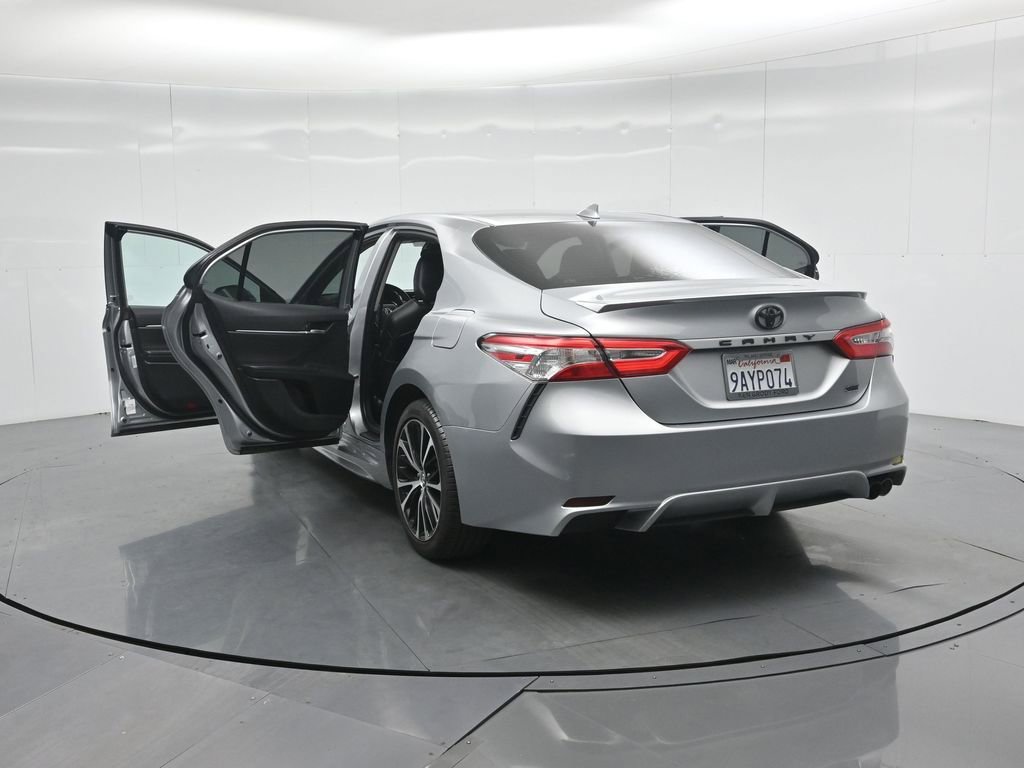 Used 2020 Toyota Camry SE image 31