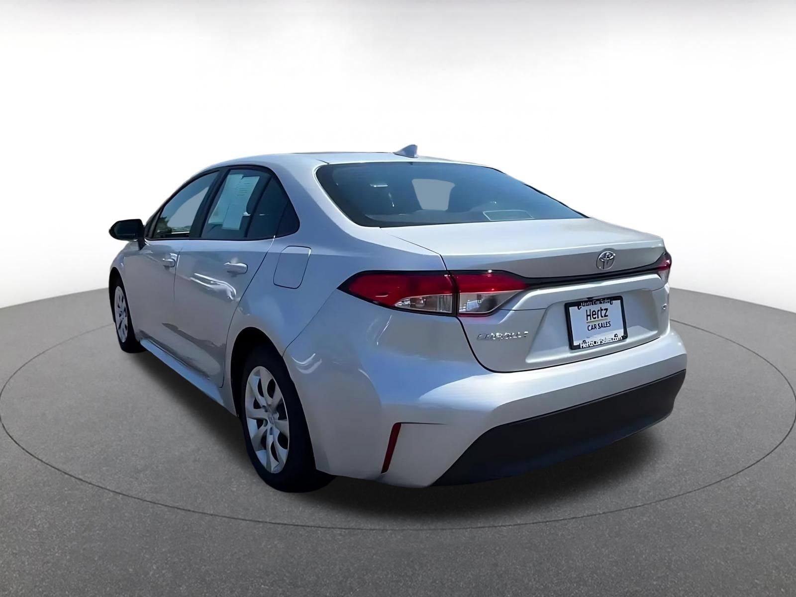 Used 2025 Toyota Corolla LE FWD image 11