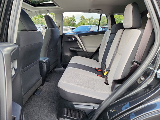 Used 2016 Toyota RAV4 XLE w/ Convenience Package AWD/4WD image 10