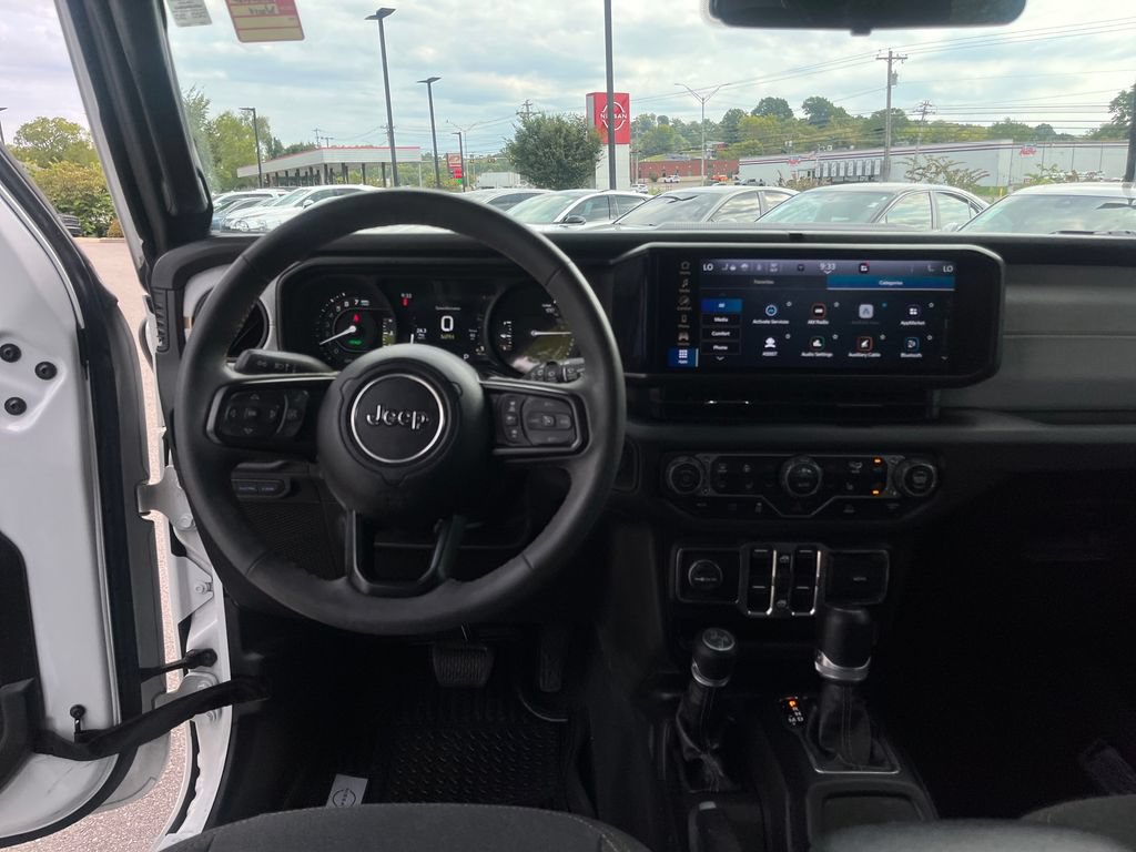 Used 2024 Jeep Wrangler Unlimited w/ Convenience Group AWD/4WD image 23