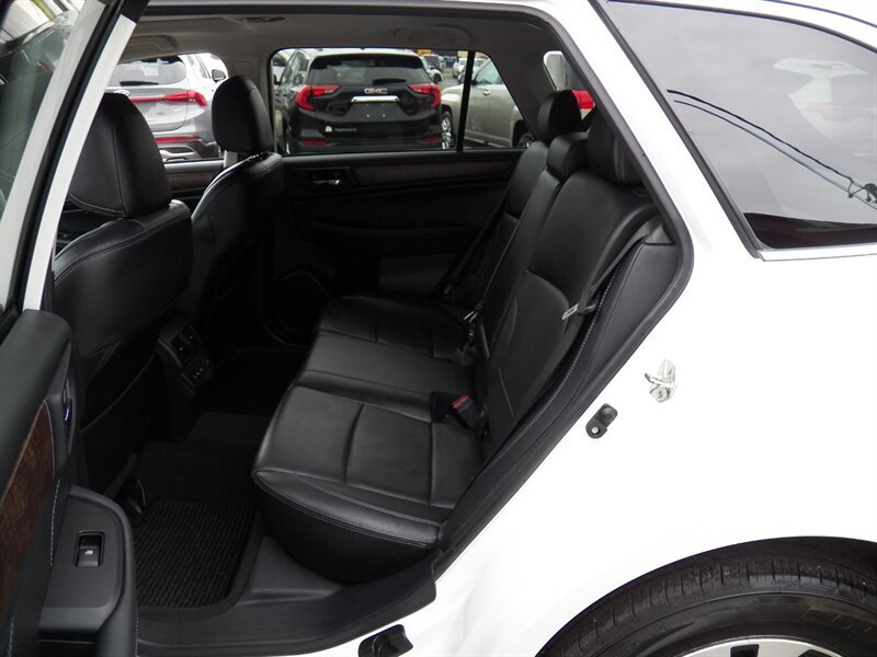 Used 2018 Subaru Outback 2.5i Limited AWD/4WD image 10