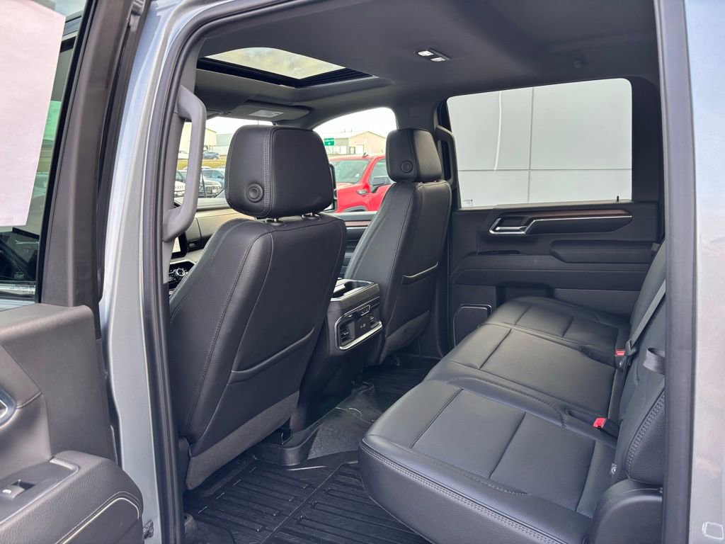 Used 2024 GMC Sierra 3500 Denali w/ Technology Package image 27