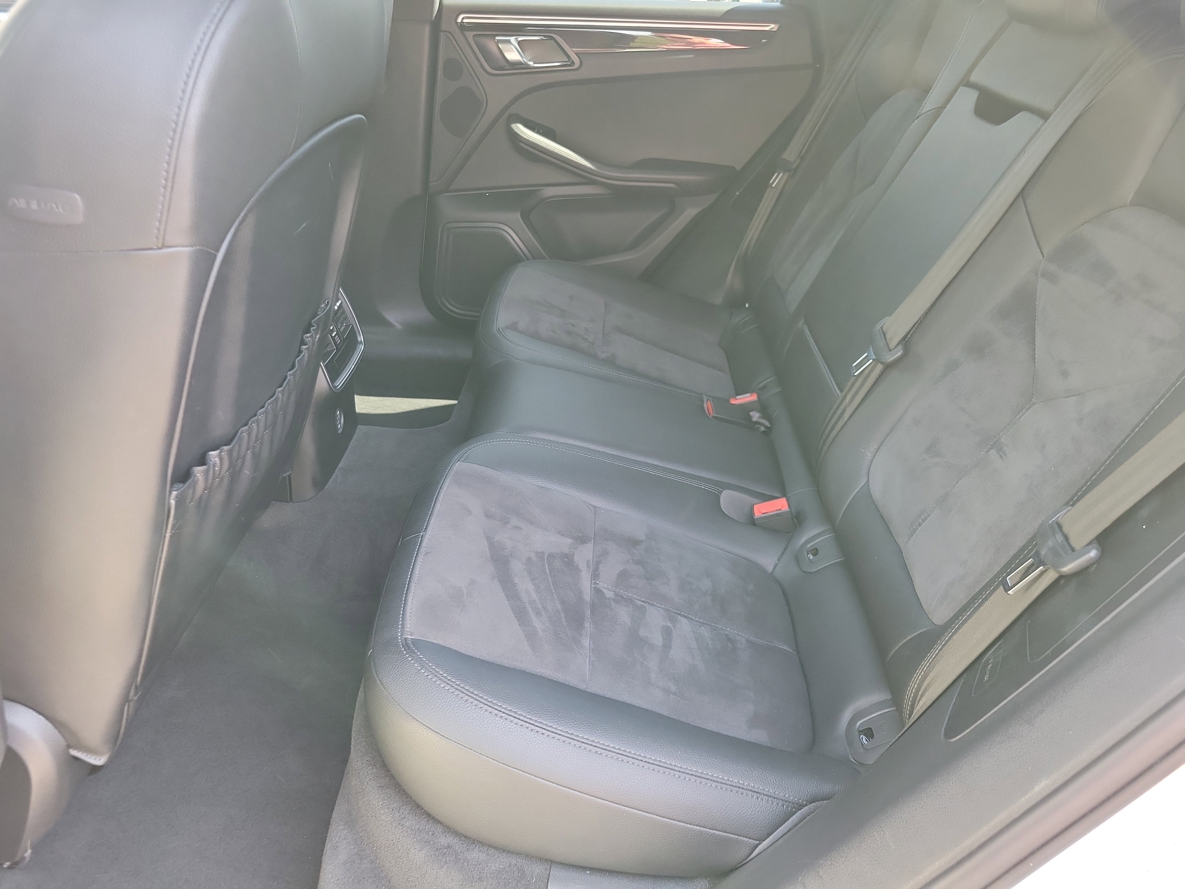 Used 2017 Porsche Macan AWD/4WD image 8