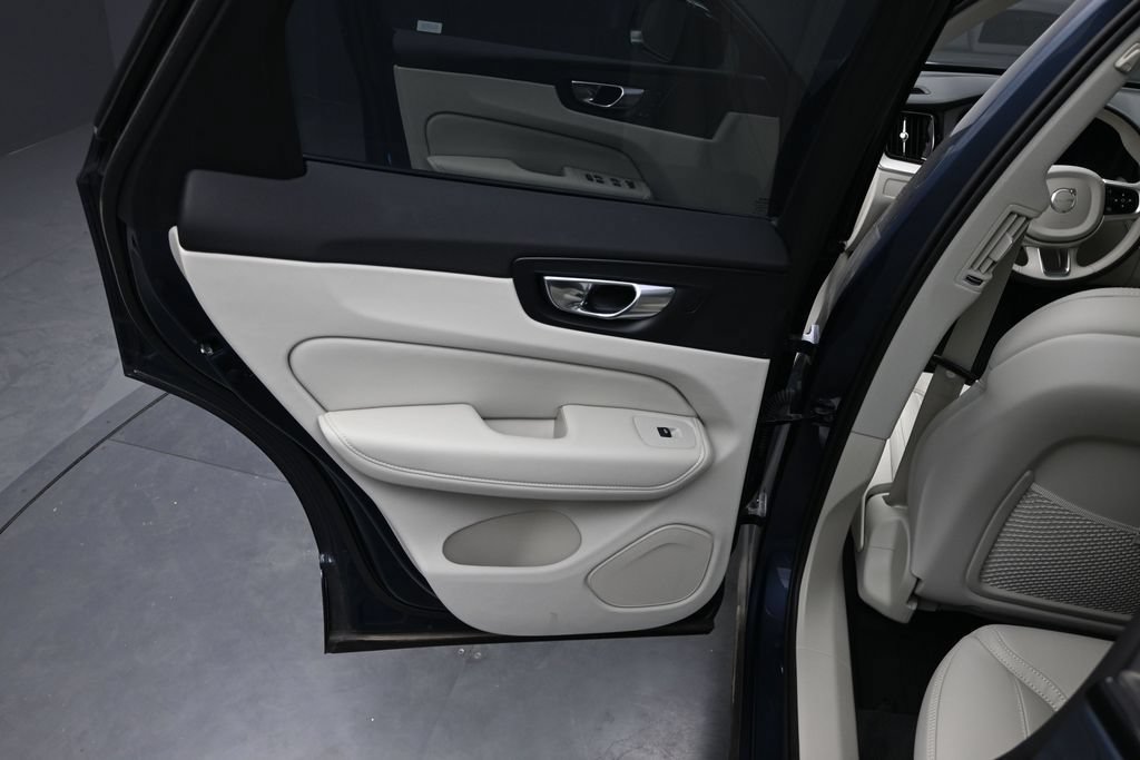 New 2026 Volvo XC60 B5 Ultra w/ Climate Package AWD/4WD image 14
