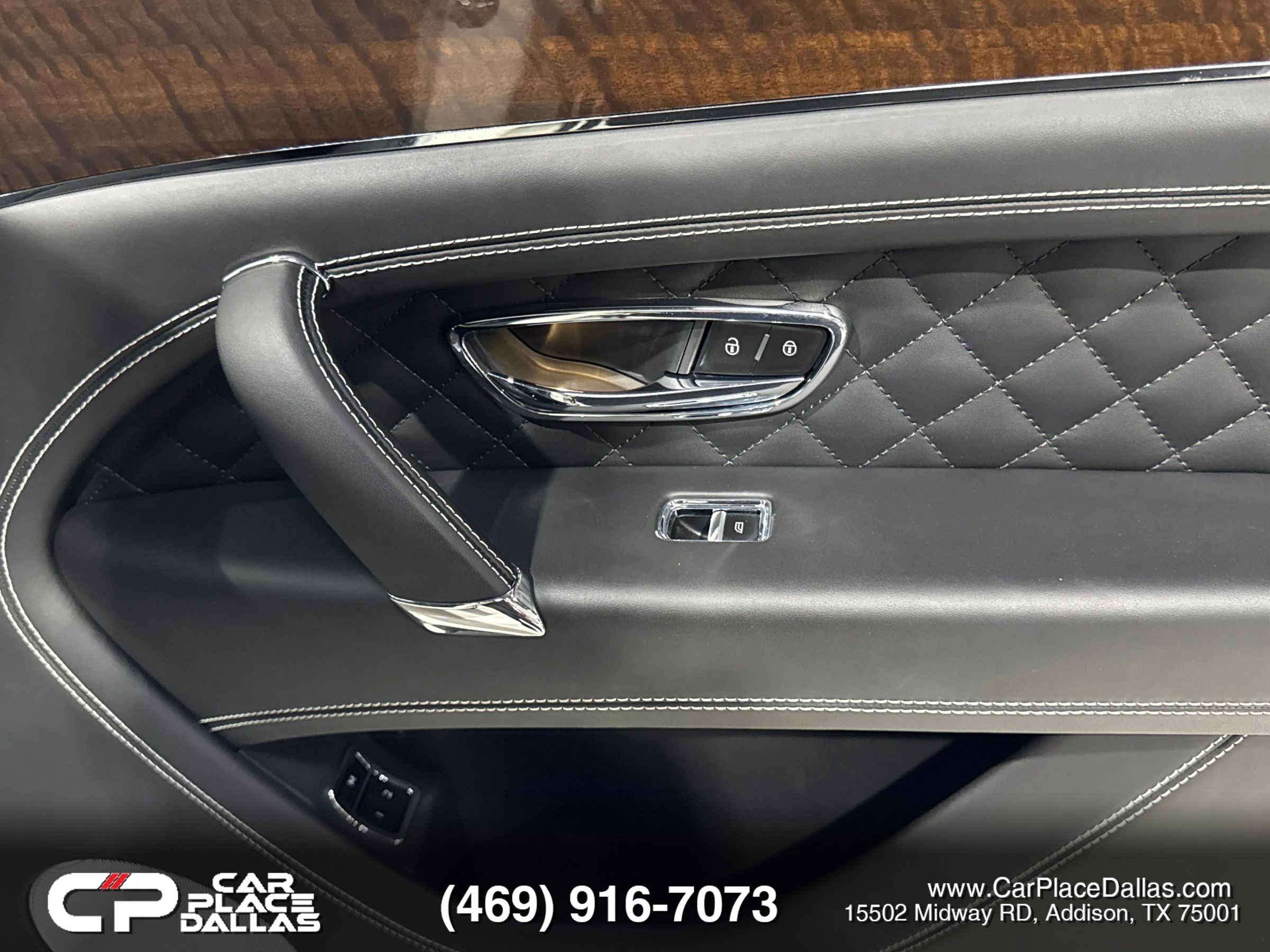 Used 2018 Bentley Bentayga AWD/4WD image 29