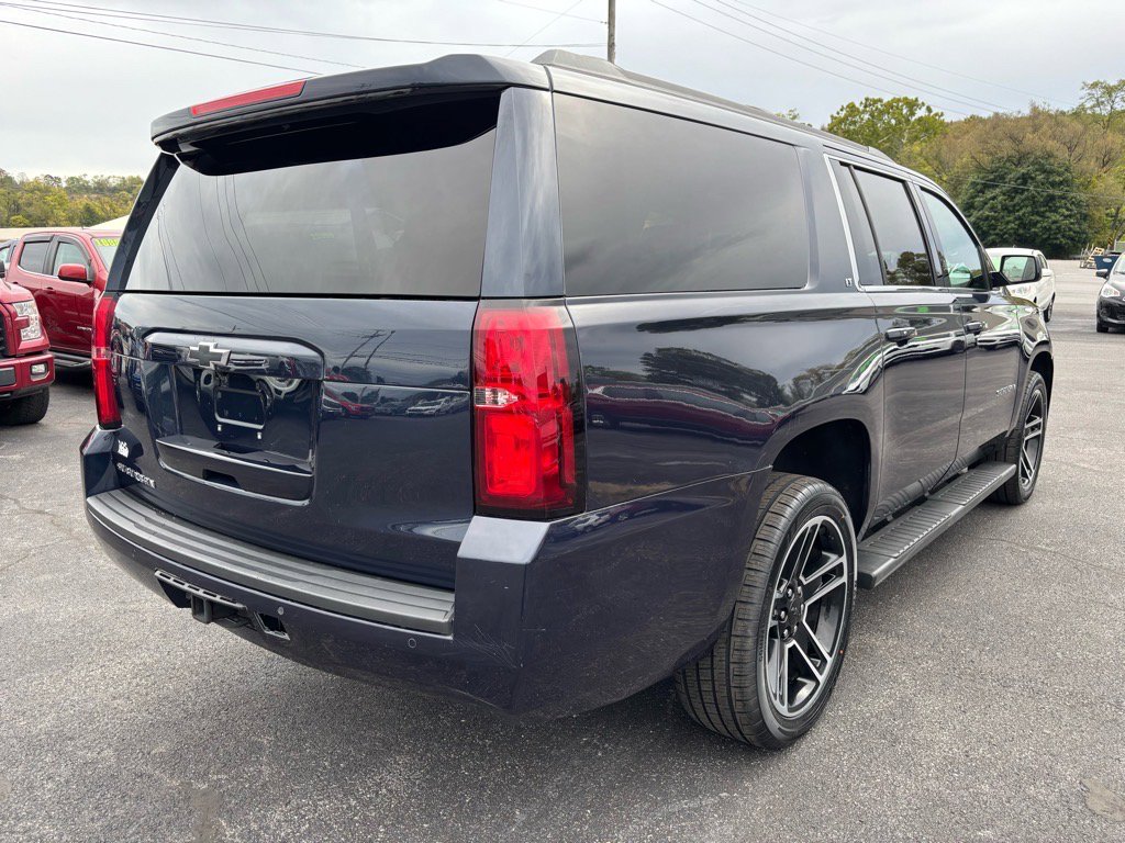 Used 2018 Chevrolet Suburban LT w/ Luxury Package image 7