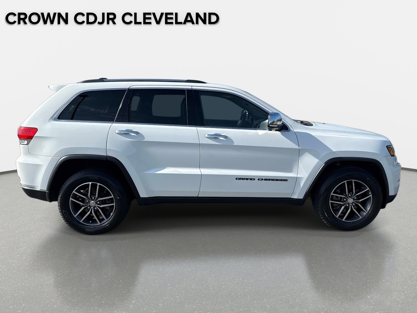 Used 2017 Jeep Grand Cherokee Limited w/ Luxury Group II RWD image 4