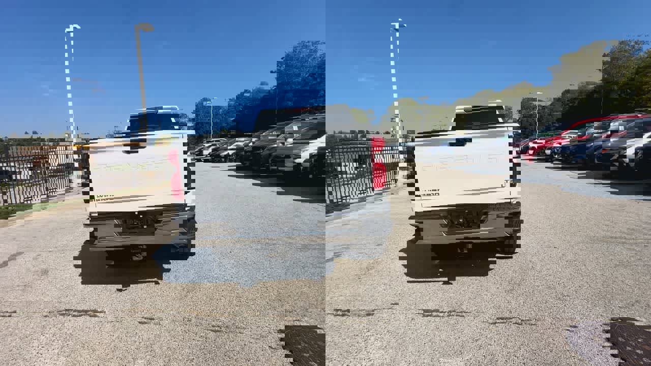 Used 2022 Chevrolet Silverado 3500 LTZ w/ Snow Plow Prep/Camper Package image 7