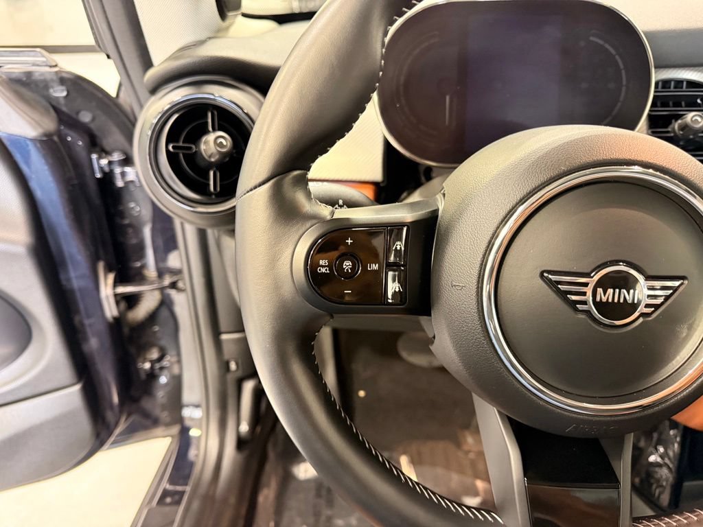 Used 2024 MINI Cooper SE FWD image 13