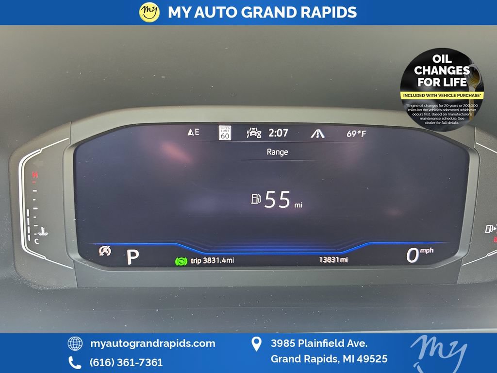 Used 2025 Volkswagen Taos SEL w/ Black Wheel Plus Package AWD/4WD image 16