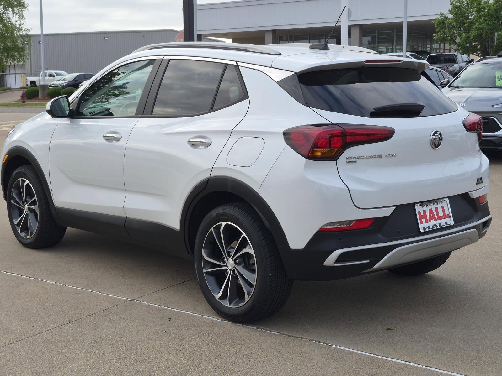 Certified 2020 Buick Encore GX Select w/ Advanced Technology Package AWD/4WD image 4