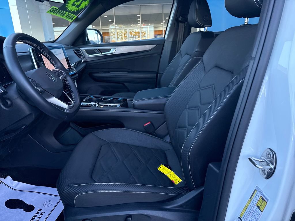 Used 2025 Volkswagen Atlas Cross Sport SE image 10