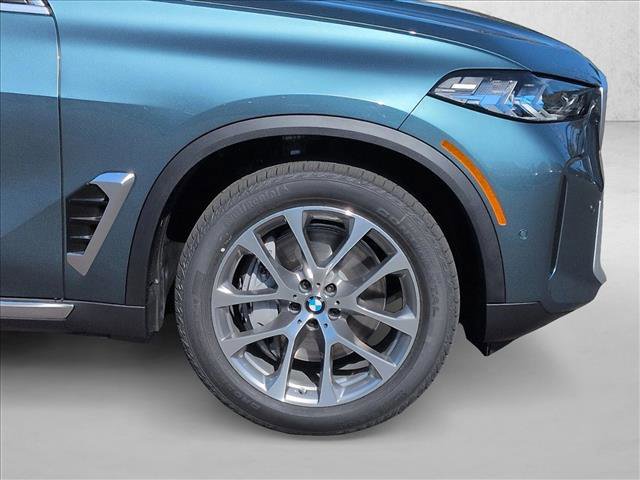 New 2026 BMW X5 xDrive50e image 10