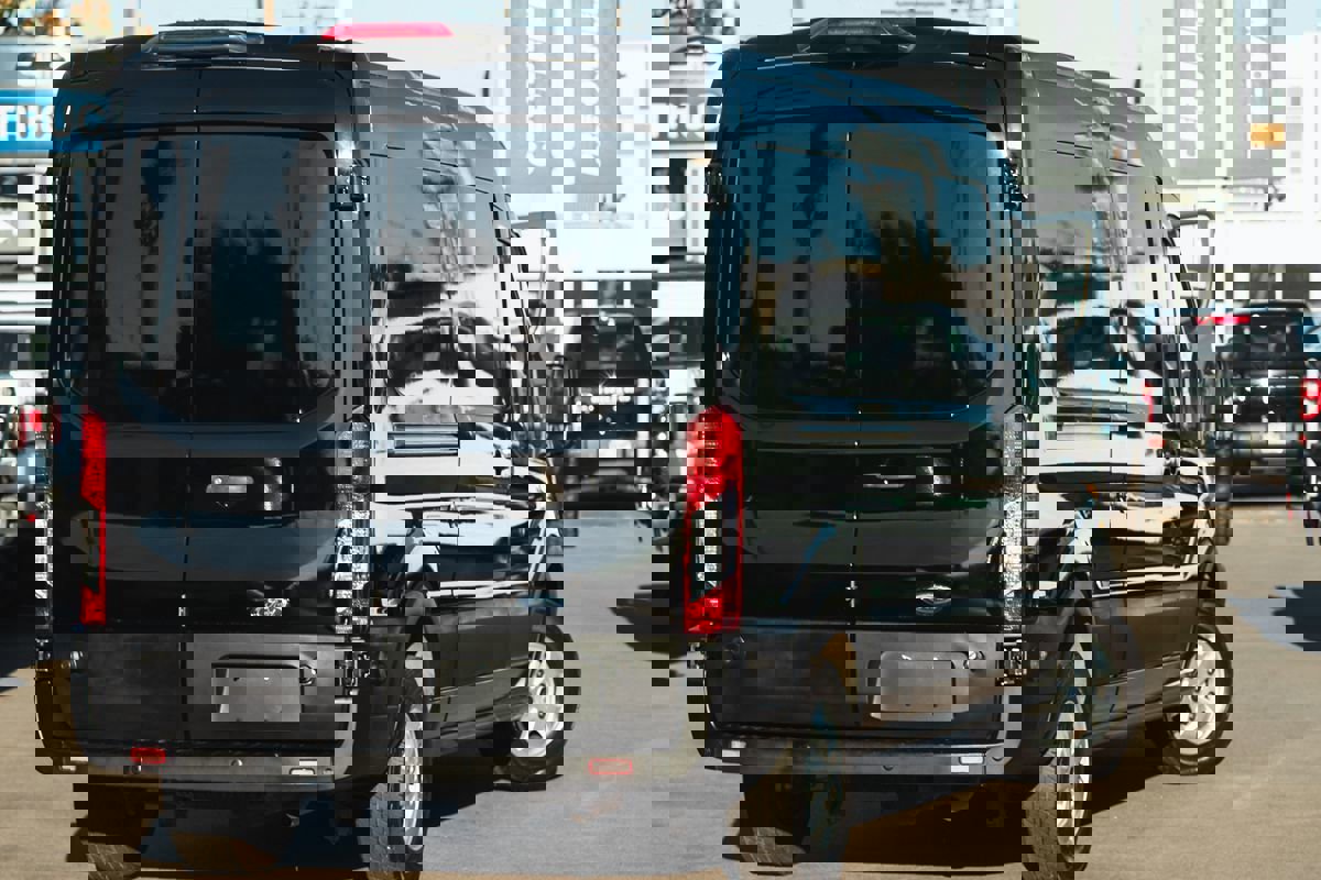 Used 2018 Ford Transit 250 148 Medium Roof image 2