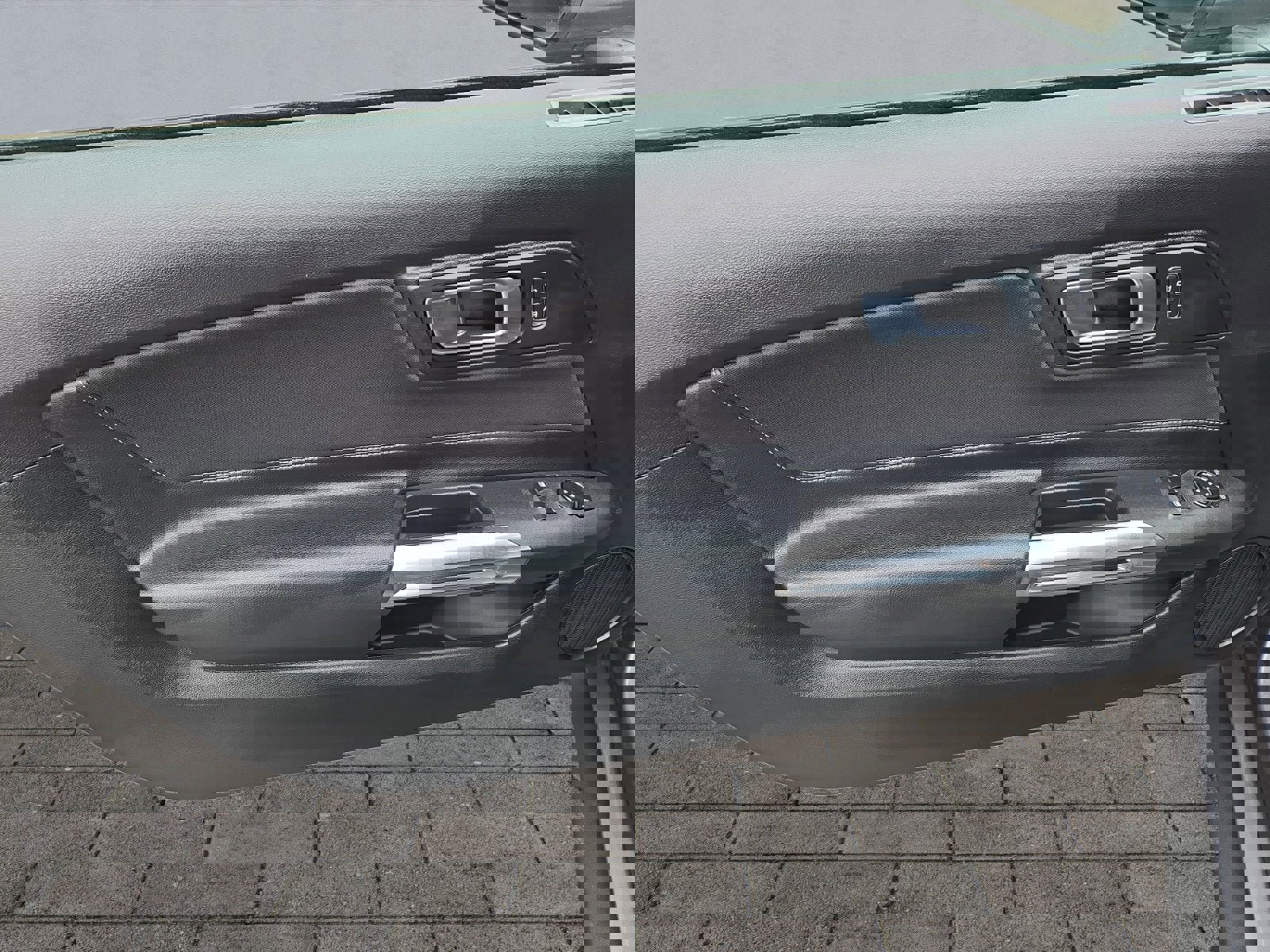 Used 2023 Ford Mustang Coupe RWD image 9