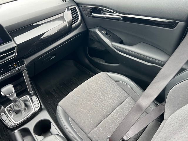 Certified 2024 Kia Seltos S image 11