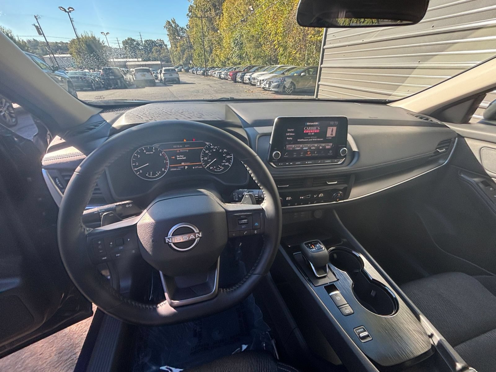 Used 2025 Nissan Rogue SV FWD image 32