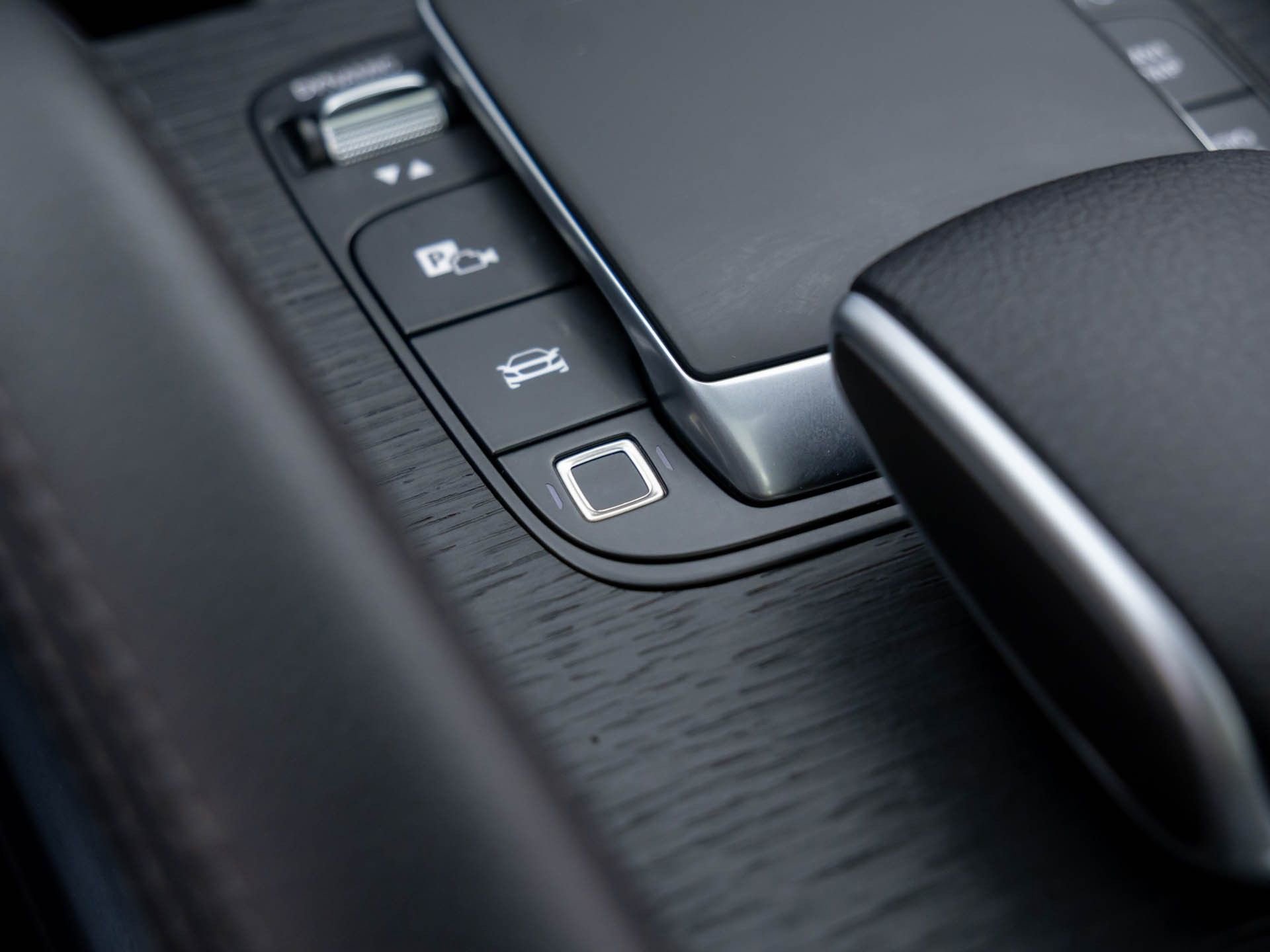 Certified 2025 Mercedes-Benz GLS 450 4MATIC image 32