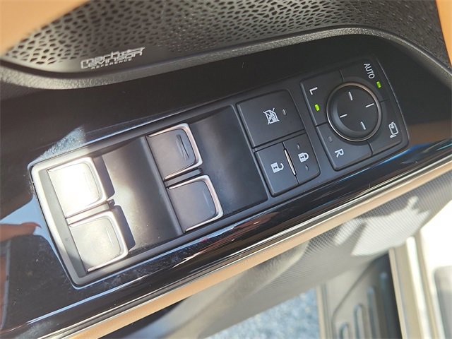 Used 2023 Lexus LX 600 4WD w/ Luxury Package image 24