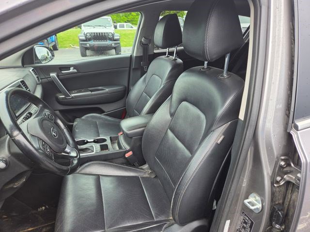 Used 2017 Kia Sportage EX w/ EX Technology Package AWD/4WD image 2
