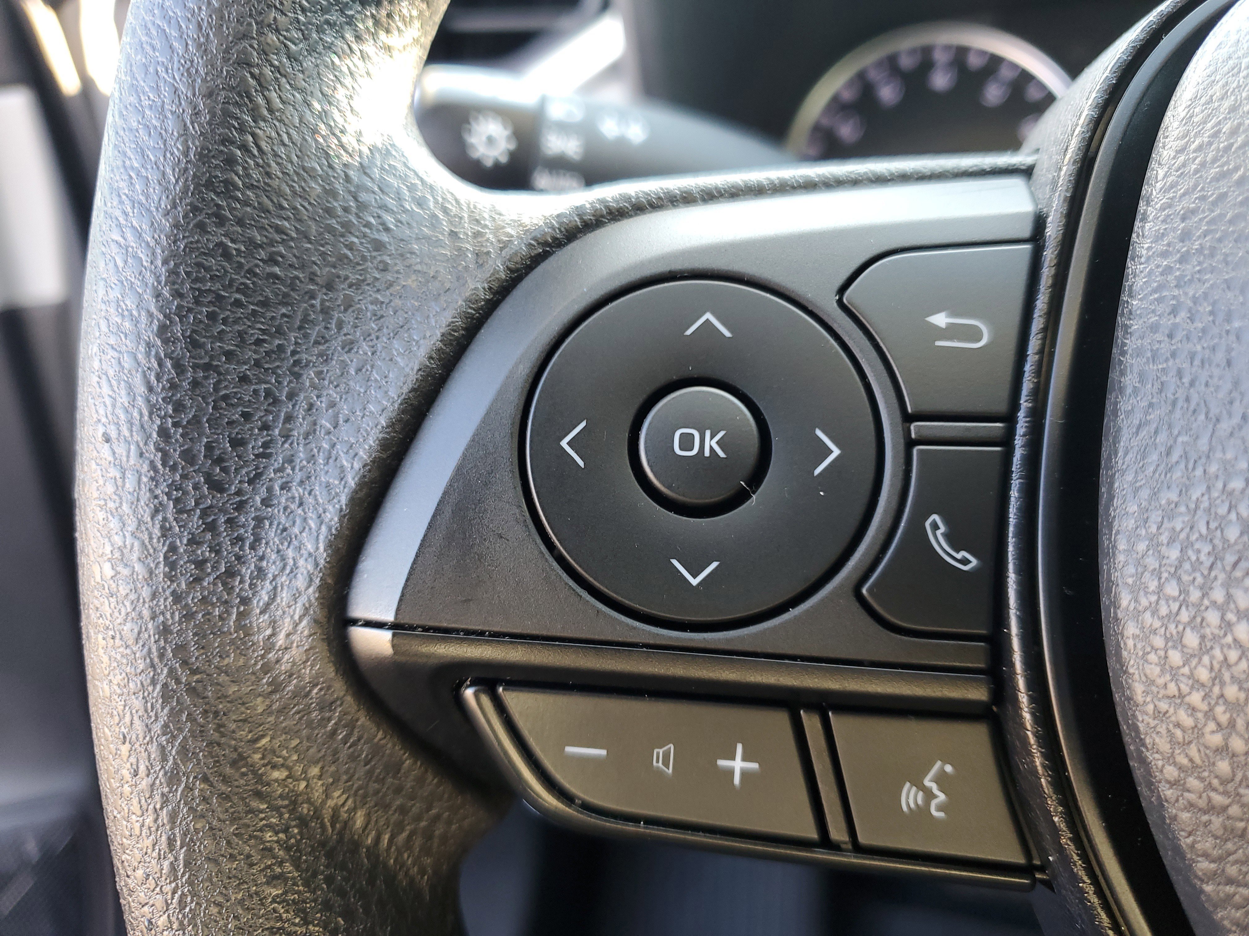 Used 2022 Toyota RAV4 XLE image 25