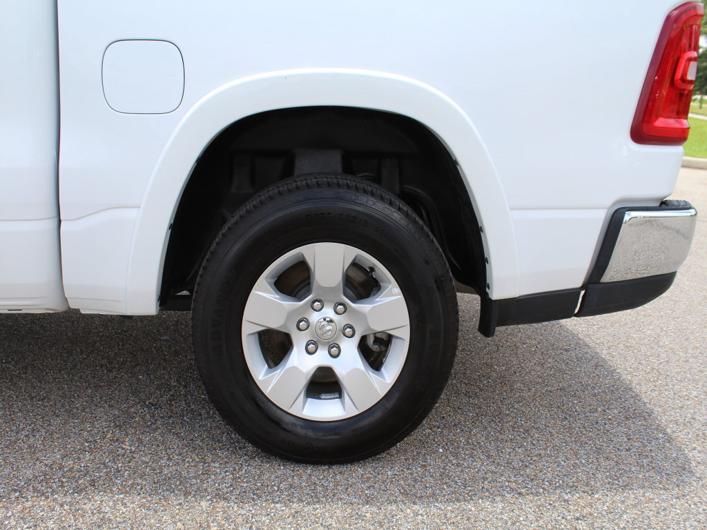 Used 2025 RAM 1500 Big Horn AWD/4WD image 23