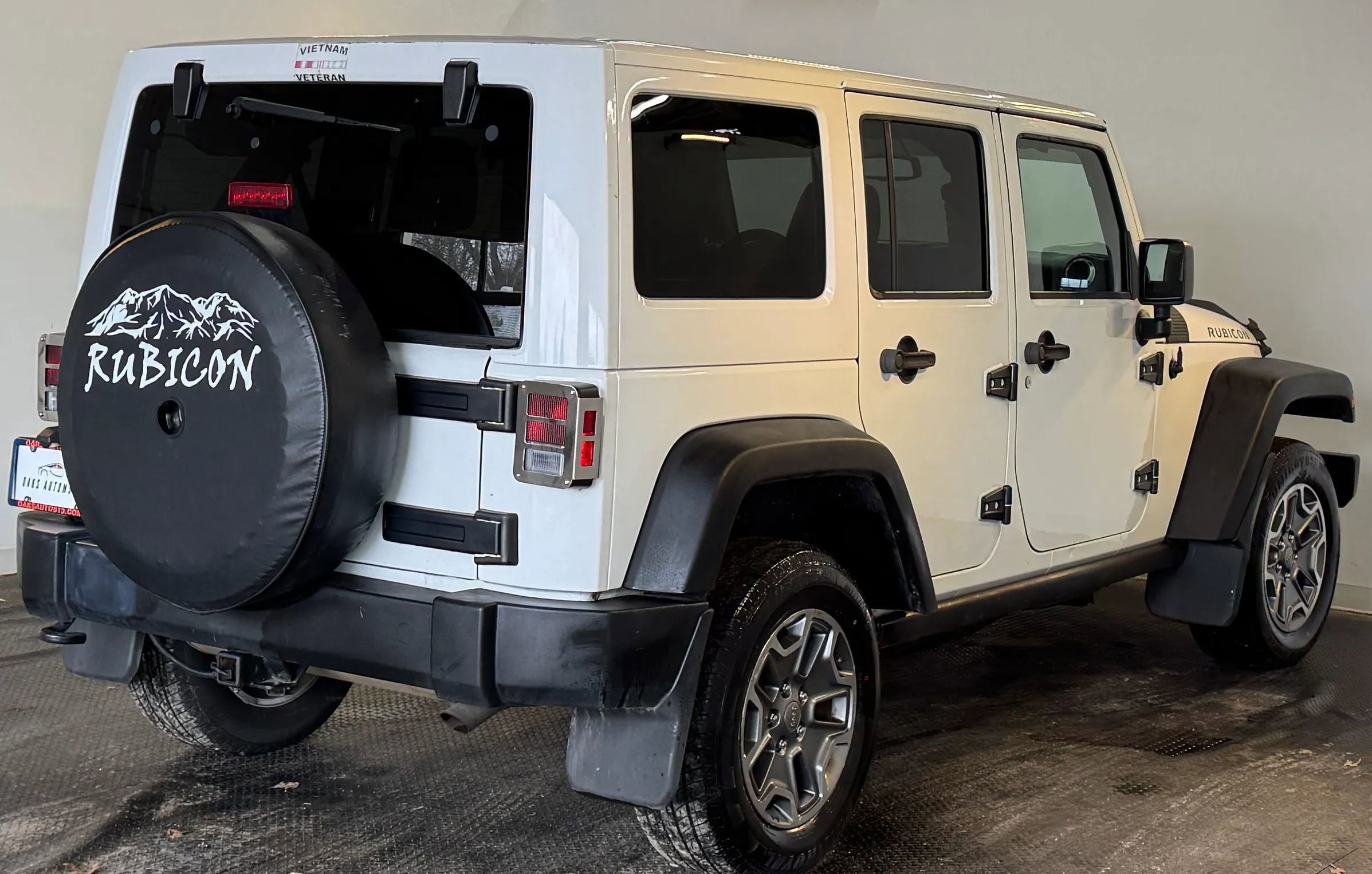 Used 2015 Jeep Wrangler Unlimited Rubicon image 4