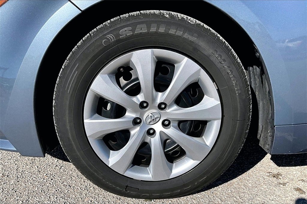 Used 2024 Toyota Corolla LE image 9