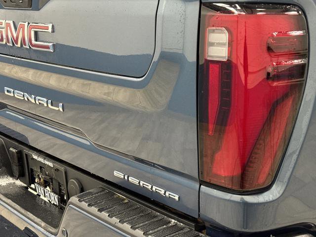 Used 2025 GMC Sierra 3500 Denali w/ Denali Reserve Package image 35