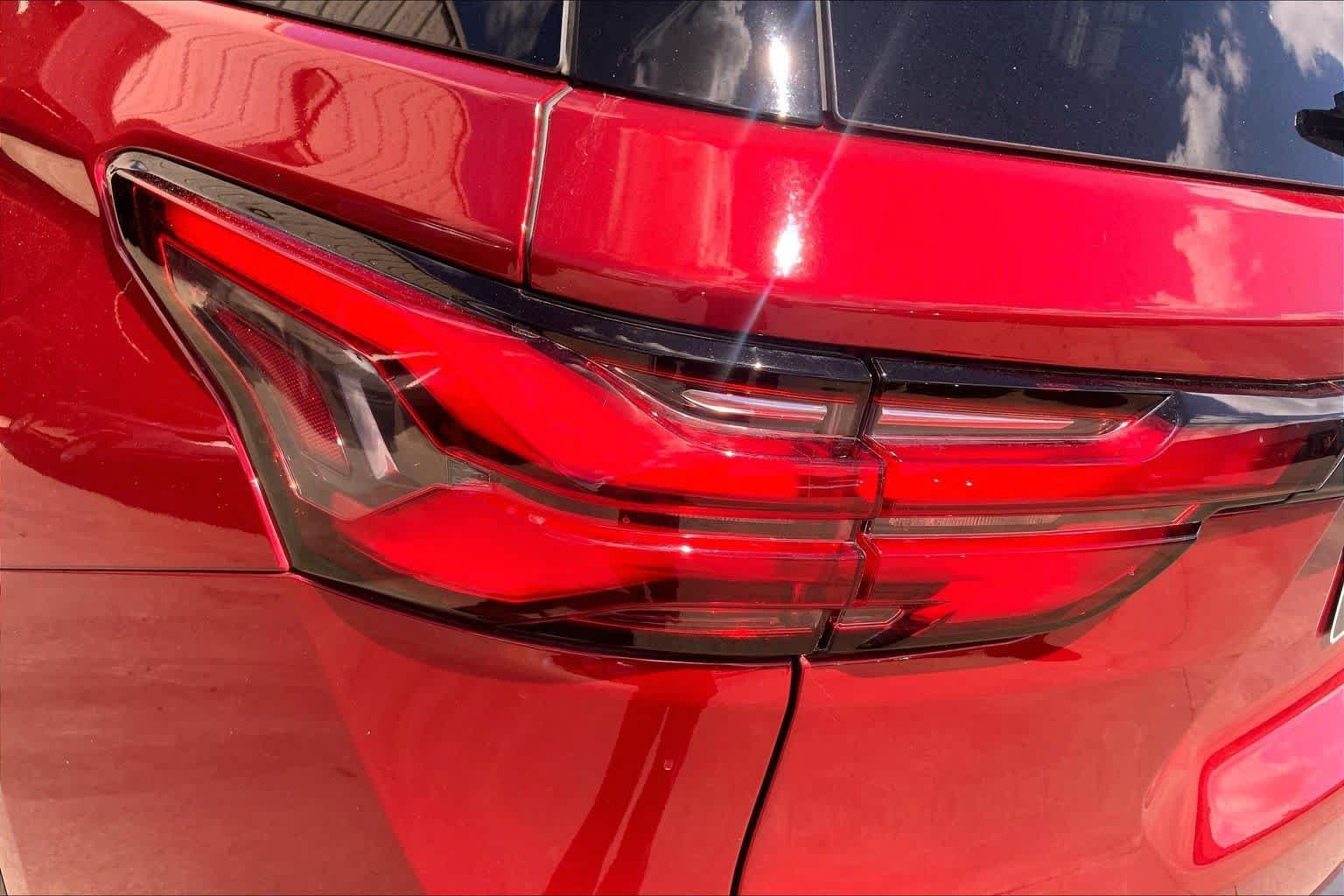 Used 2023 Chevrolet Traverse LT FWD image 29