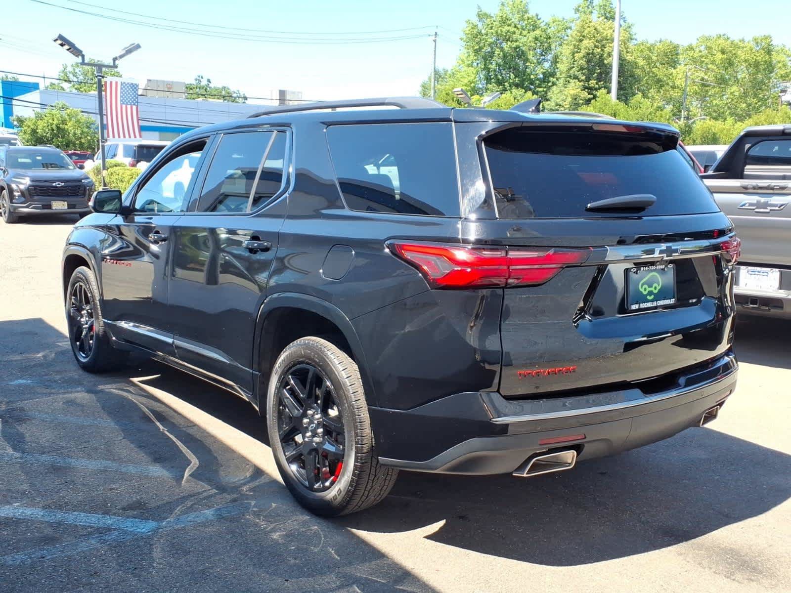 Certified 2023 Chevrolet Traverse Premier w/ Redline Edition AWD/4WD image 4