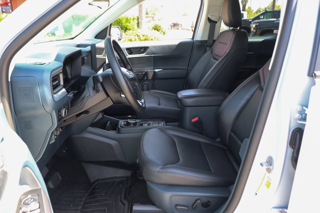 Used 2025 Ford Maverick Lariat w/ Black Appearance Package AWD/4WD image 19