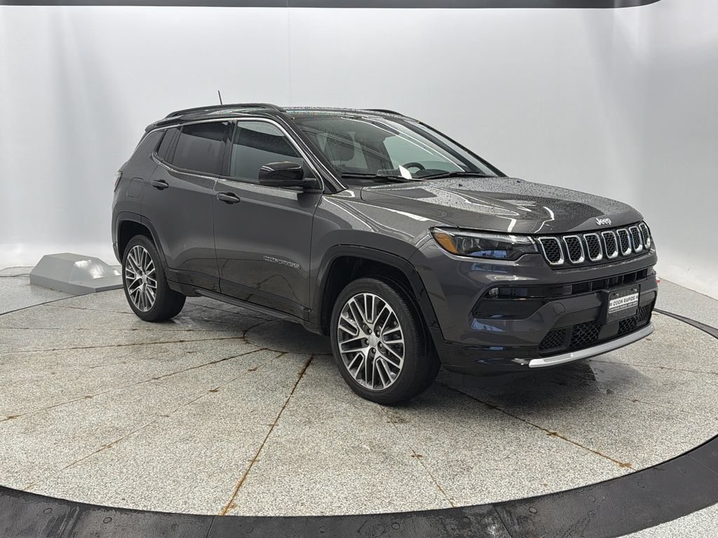 Used 2023 Jeep Compass Limited w/ Elite Group AWD/4WD image 8