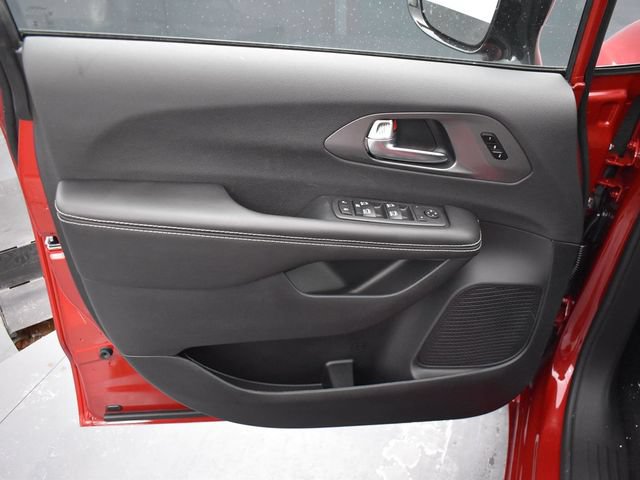 New 2026 Chrysler Pacifica Select AWD/4WD image 13
