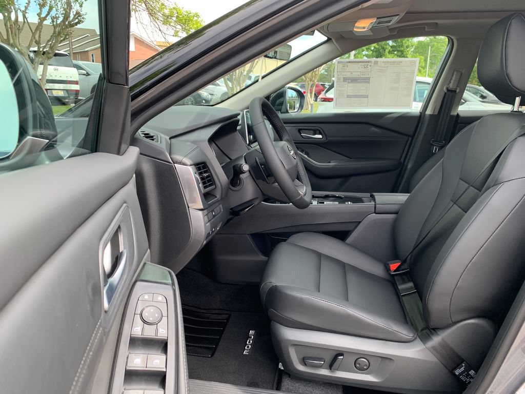 New 2026 Nissan Rogue Dark Armor FWD image 21