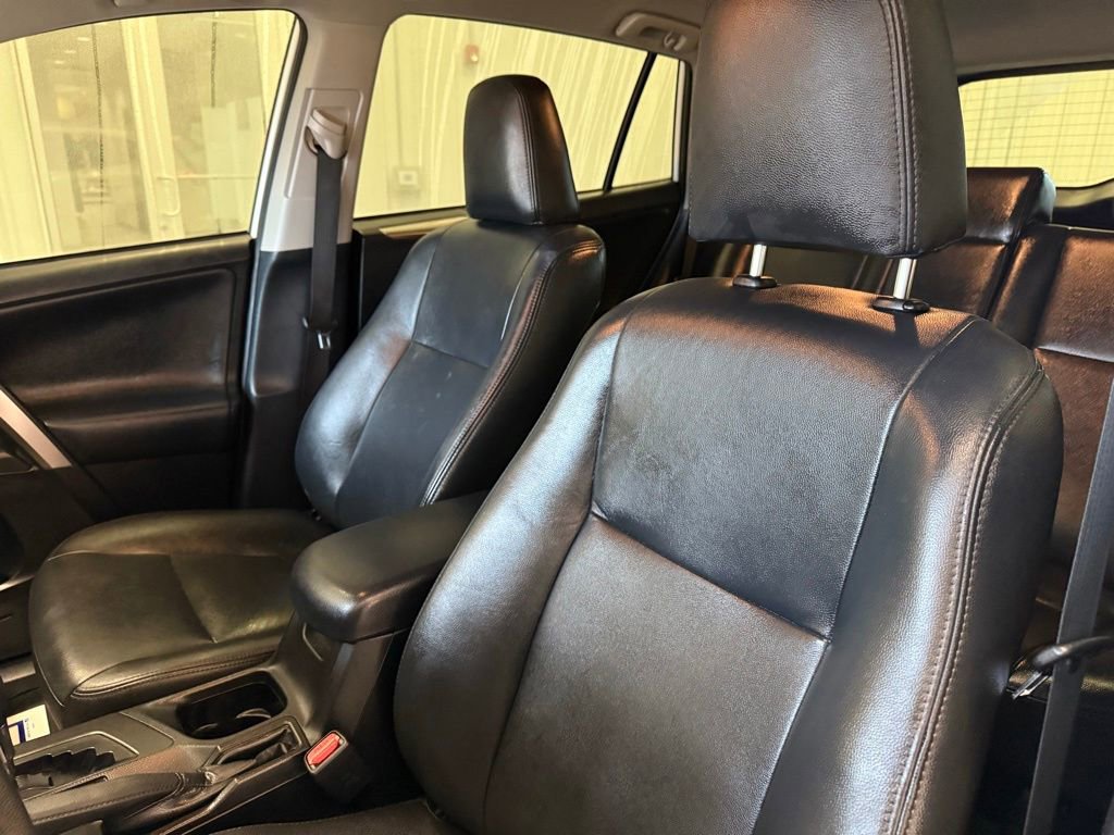 Used 2018 Toyota RAV4 LE image 15