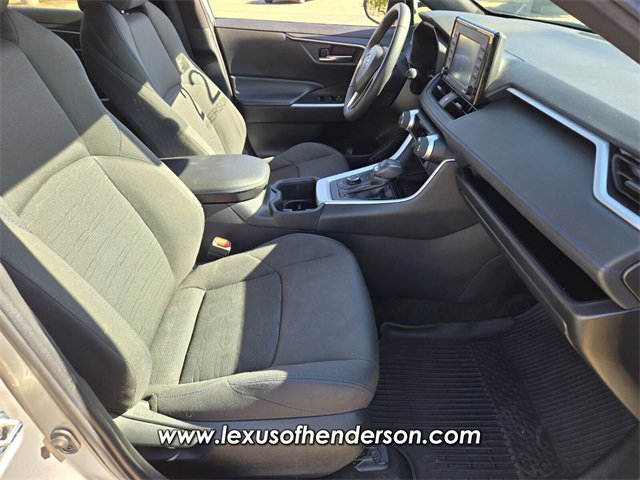 Used 2022 Toyota RAV4 SE w/ Convenience Package image 17