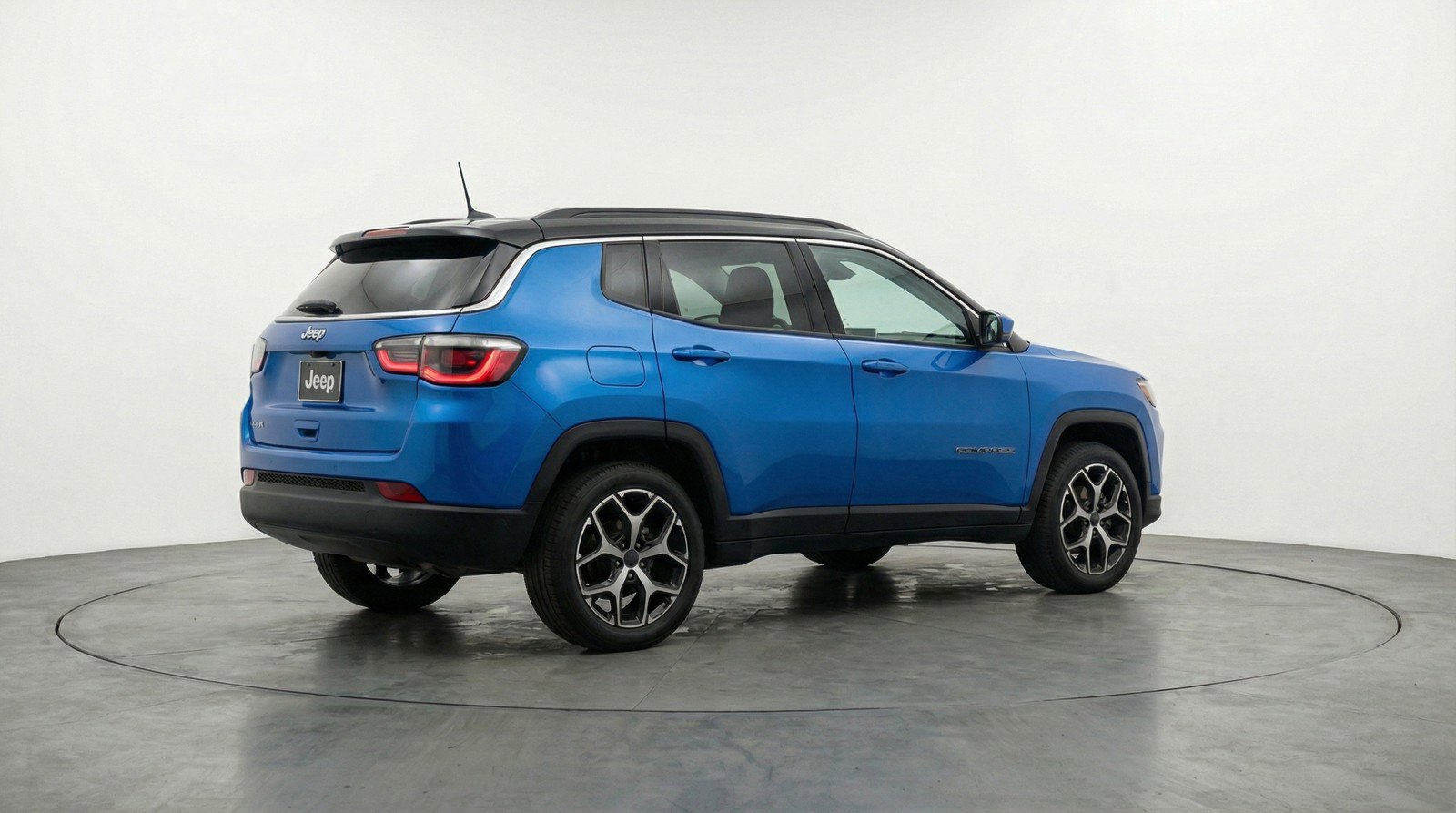 Used 2025 Jeep Compass Limited AWD/4WD image 9