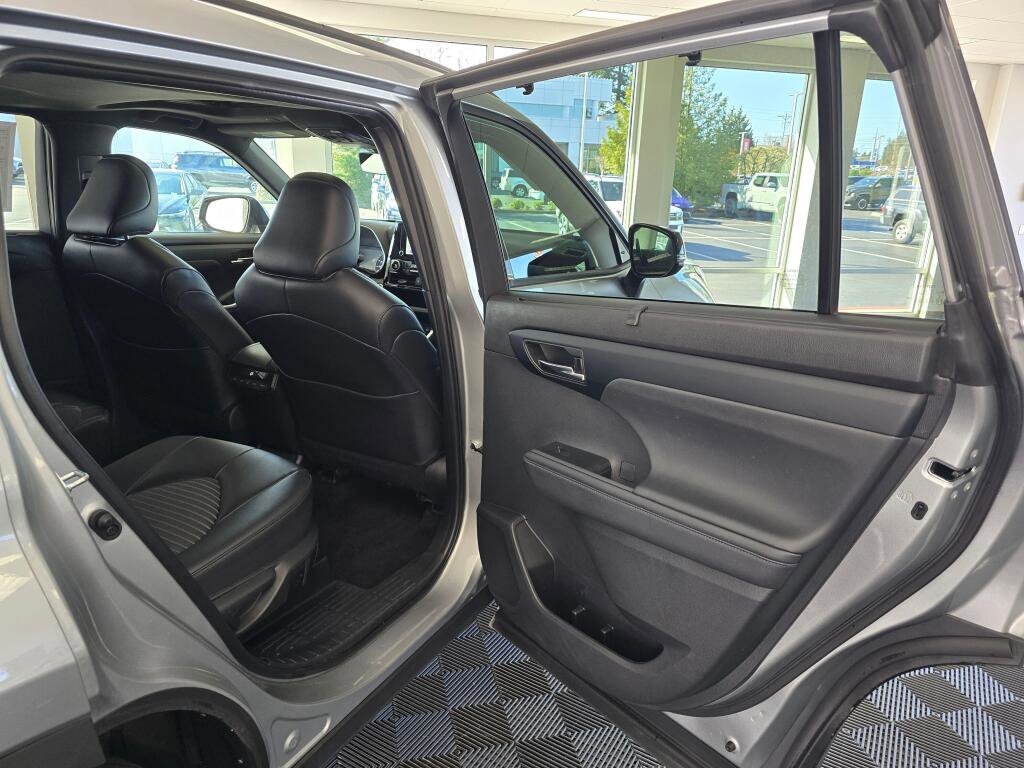 Used 2024 Toyota Highlander XSE image 41