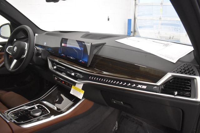 New 2026 BMW X5 xDrive40i w/ M Sport Package AWD/4WD image 19