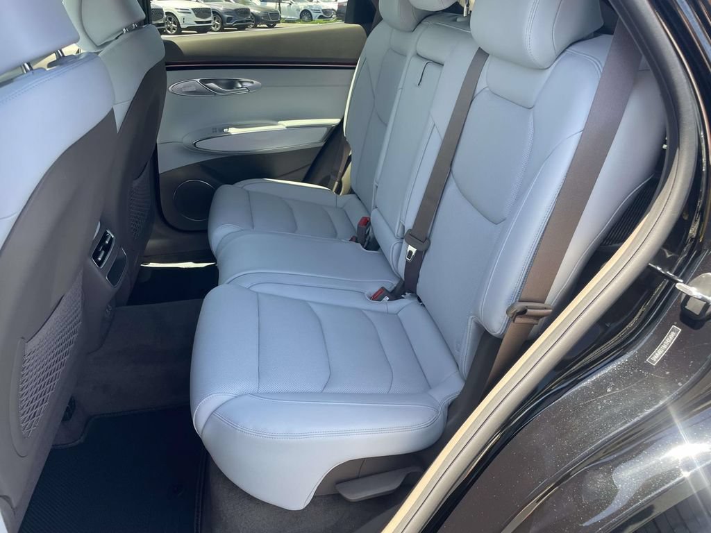 New 2026 Genesis GV70 2.5T Advanced AWD/4WD image 17