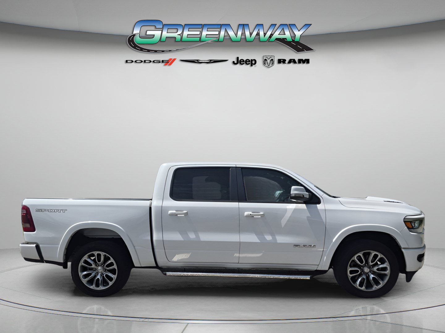 Used 2022 RAM 1500 Laramie w/ Sport Appearance Package AWD/4WD image 4