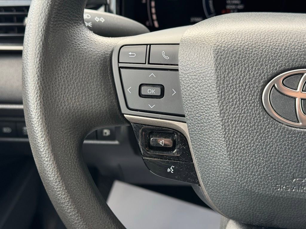 Used 2025 Toyota Camry LE FWD image 30