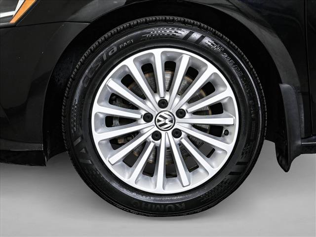 Used 2017 Volkswagen Passat 1.8T SE FWD image 24