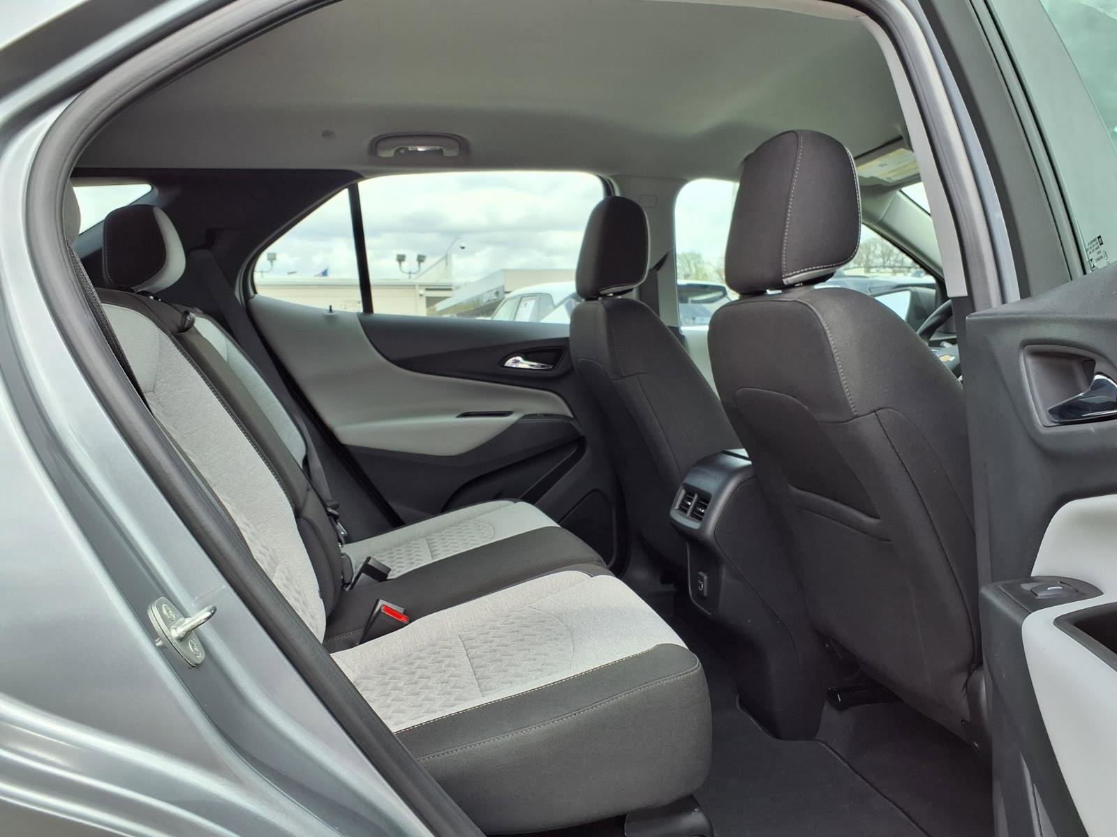 Used 2023 Chevrolet Equinox LS image 29